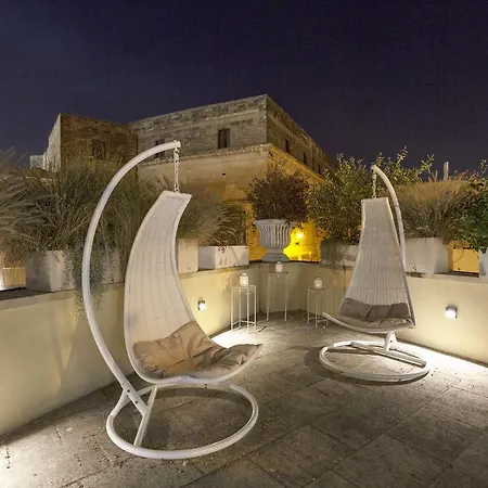 לינה וארוחת בוקר La Loggia Dei Rayno 2*